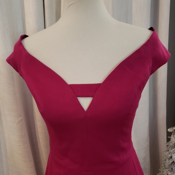 BLACK HALO Riya Off The Shoulder Sheath Dress NWT - Picture 2 of 6